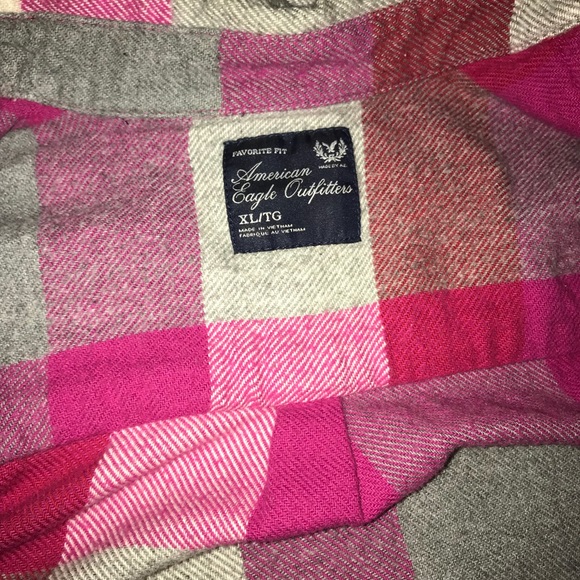 American eagle, thick plaid button down . - Picture 3 of 3